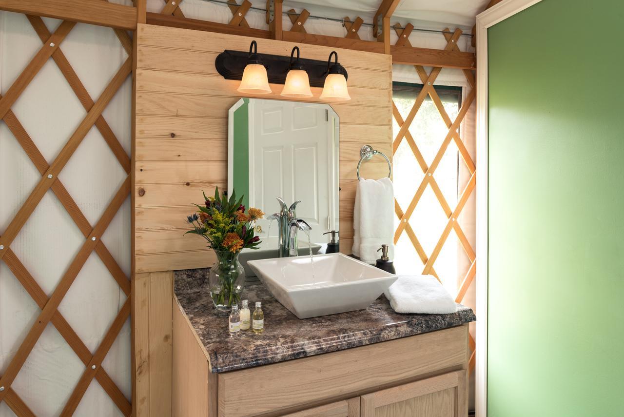 Yale Manor B&B & Yurt Glamping Eksteriør billede