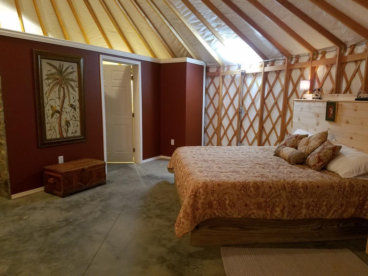 Yale Manor B&B & Yurt Glamping Eksteriør billede