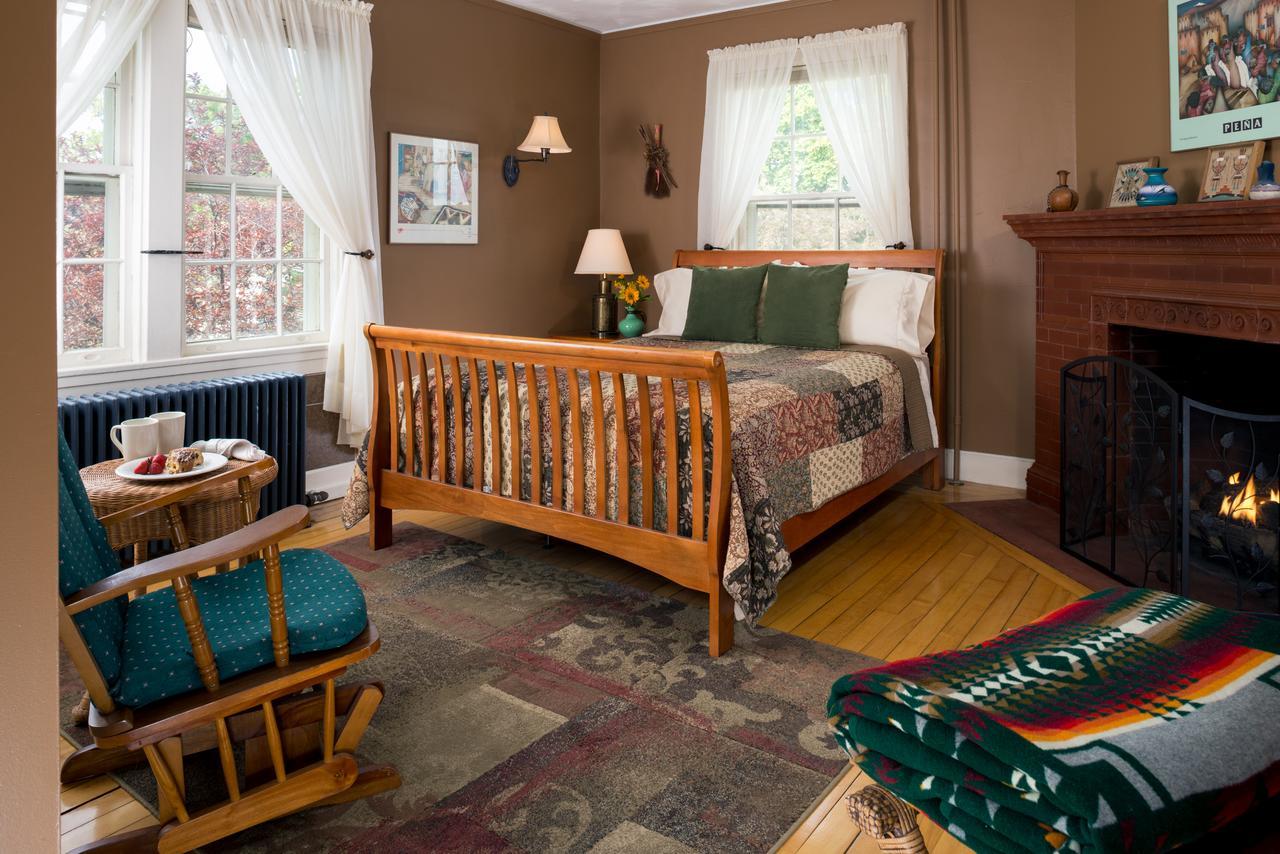 Yale Manor B&B & Yurt Glamping Eksteriør billede