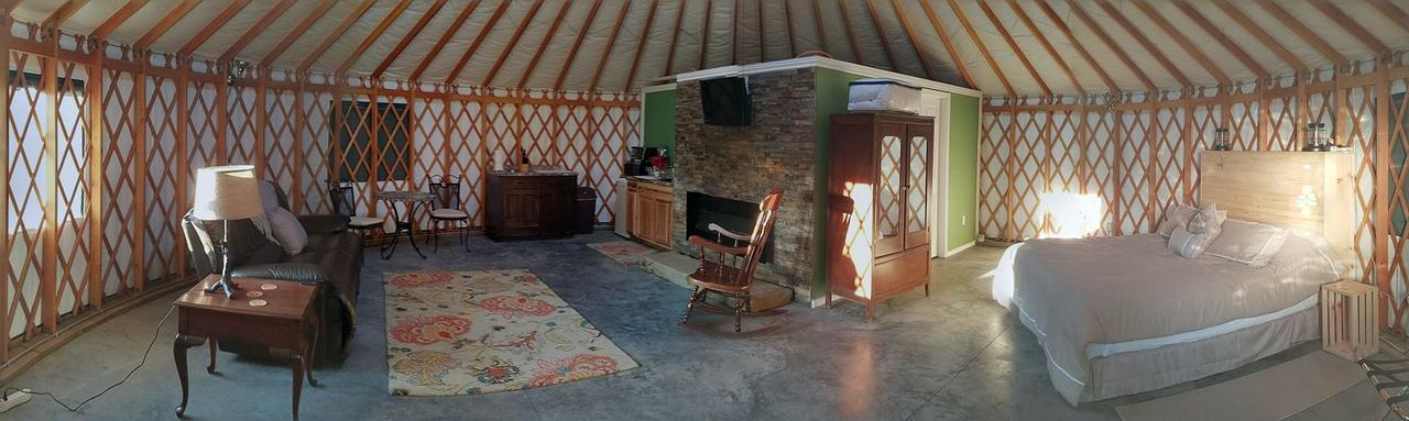 Yale Manor B&B & Yurt Glamping Eksteriør billede