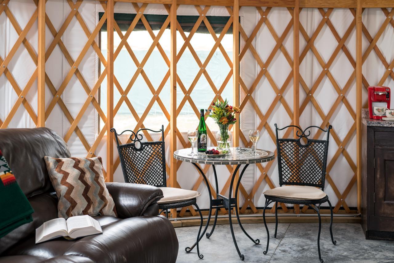 Yale Manor B&B & Yurt Glamping Eksteriør billede